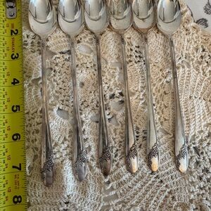 Vintage Oneida Community Tudor Plate Spoons Set